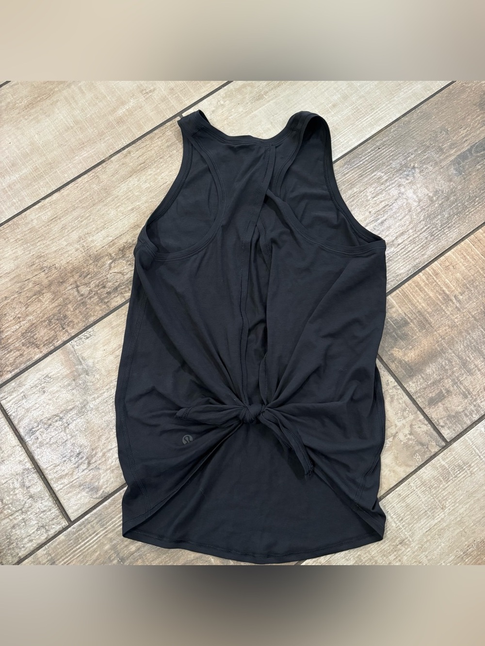 Lululemon black open back tank top women’s Size: 4